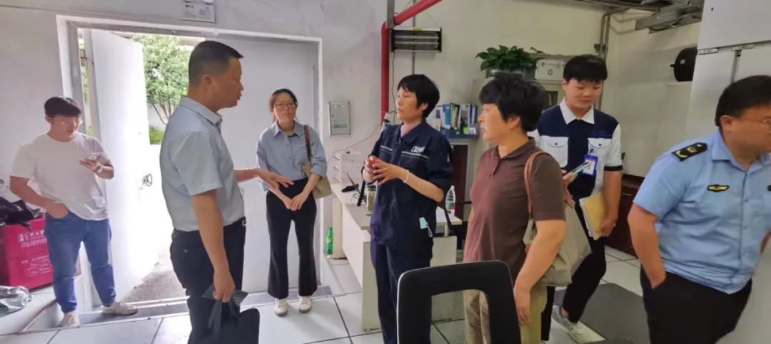 互联网销售危化品专项治理行动-省督导组对安徽球友国际进行审核督导